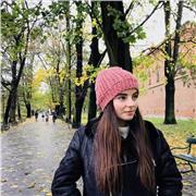 Doy clases particulares de inglés a niños de 3 a 12 años. Tengo el título FCE de Cambridge y en Diciembre me examino del C1 de Cambridge